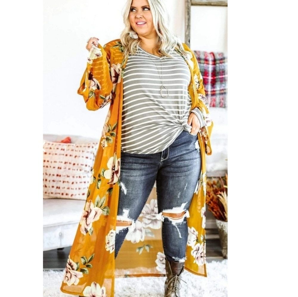 Sold!!! Glitzy Girlz Kimono